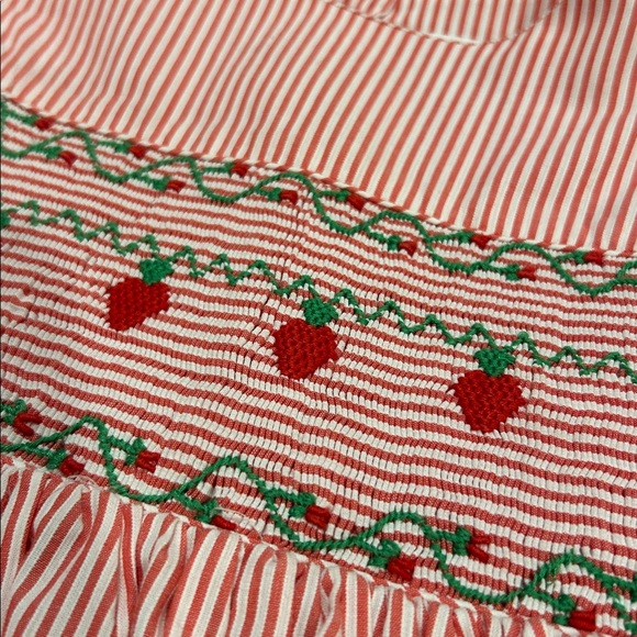 Carriage Boutiques Pinstriped Strawberry Smocked Summer Dress Toddler Size 2 - Picture 7 of 10